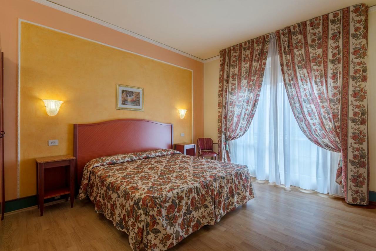 Hotel Minerva Palace Montecatini Terme Exterior photo
