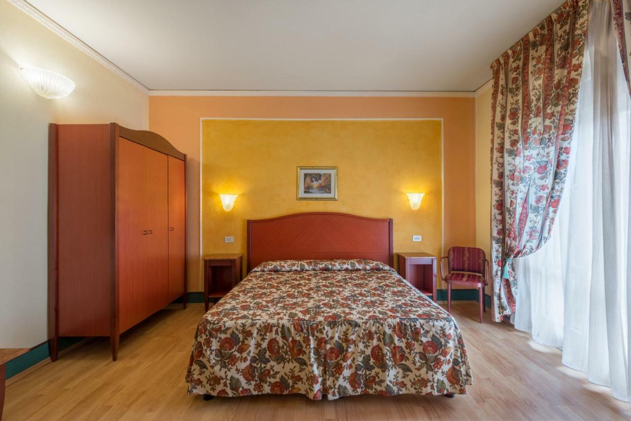 Hotel Minerva Palace Montecatini Terme Exterior photo